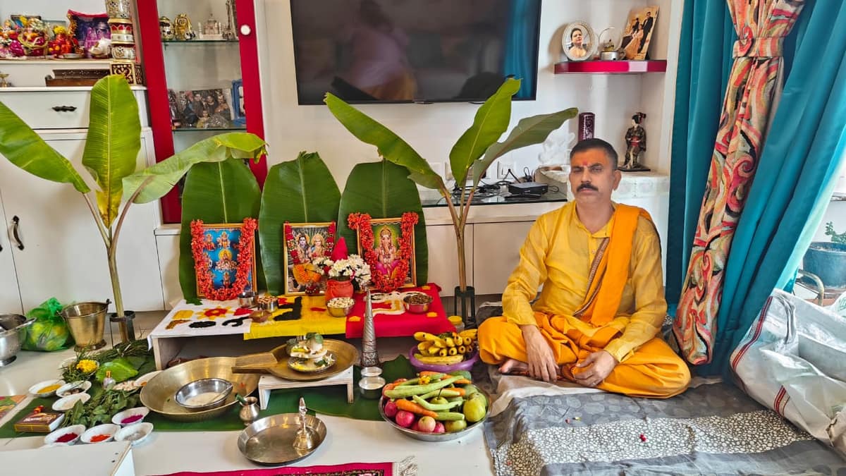 Sacred Vedic Havan by Pandit Subodh Pandey
